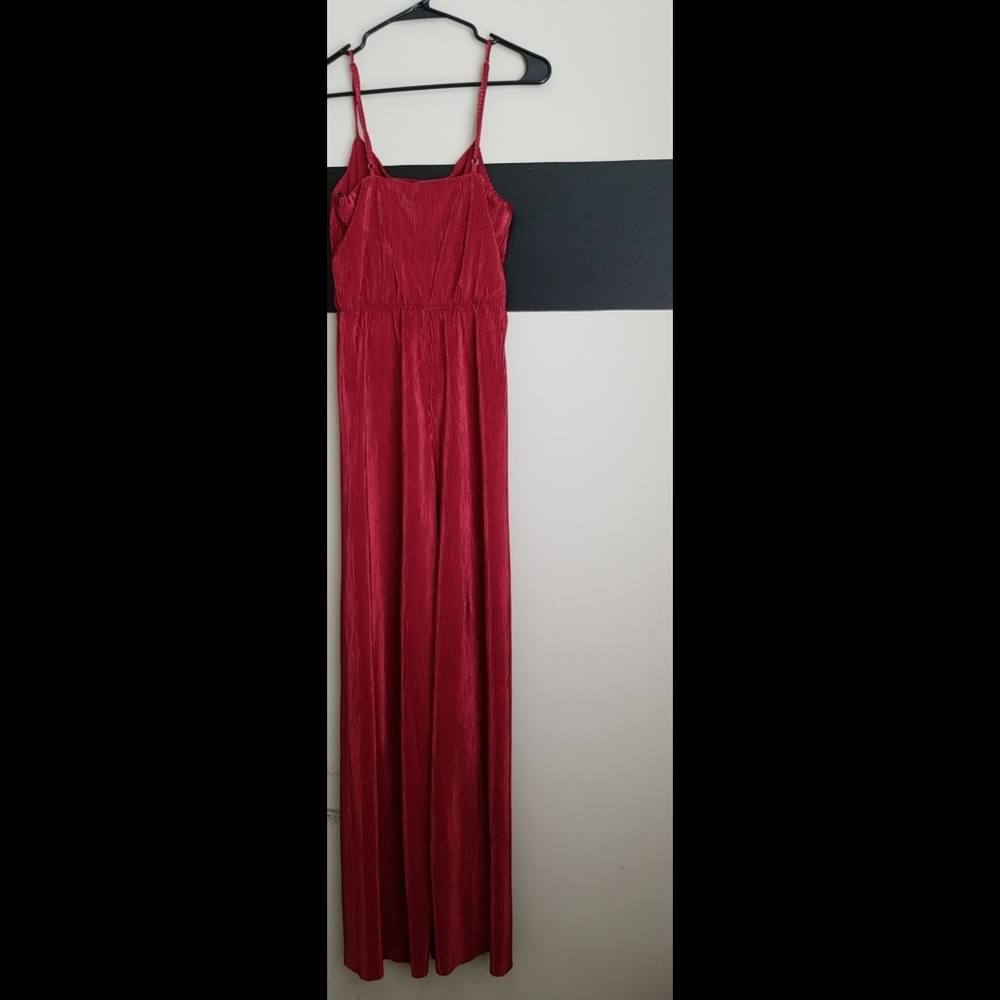 🆕️ LISTING!! NWOT FOREVER 21 CRIMSON PLISSE JUMPSUIT - Picture 9 of 16